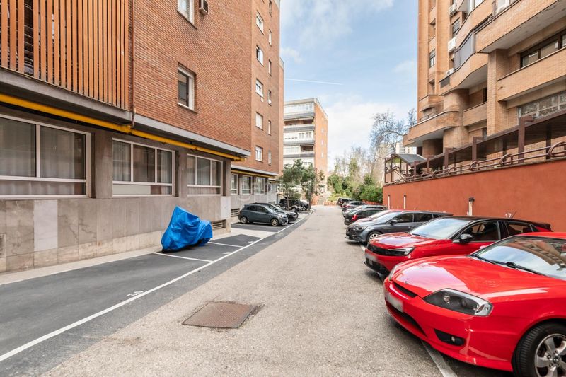 Foto c4566d27-f56f-4417-8d26-f1eff8d4cea1. Pis amb calefacció aparcament piscina a Castilla Madrid