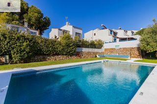Casa adossada a Calahonda