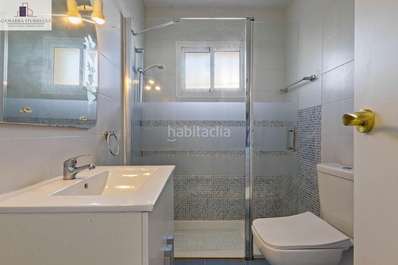 Foto 01db239b-41f3-4d15-ab0d-1fb1031b8493. Casa adossada amb aparcament piscina a Calahonda Mijas