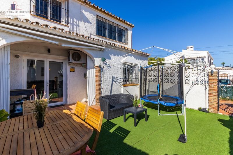 Foto 82ff9182-59a8-4c4c-8455-42d892dd5b6d. Casa adossada amb aparcament piscina a Calahonda Mijas