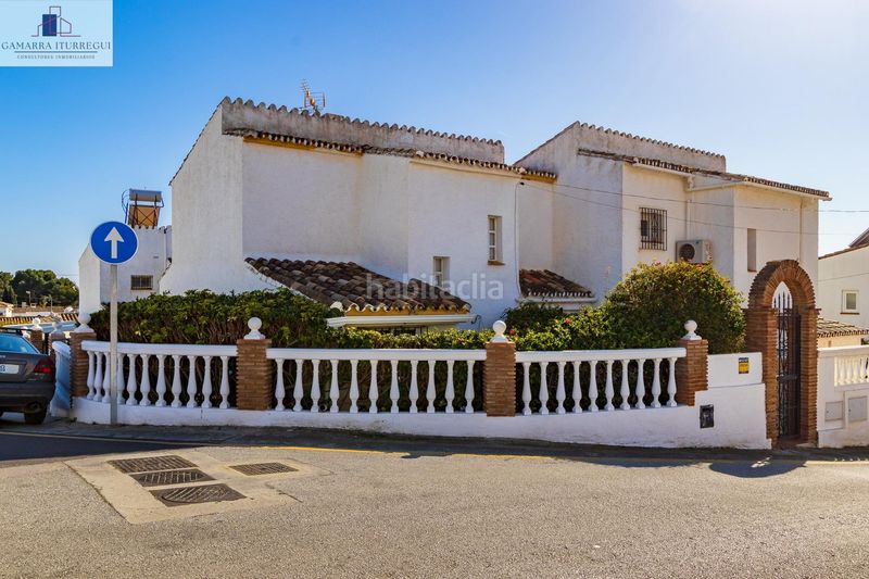 Foto a783f925-83f5-48bf-b132-155c5a34bccb. Casa adossada amb aparcament piscina a Calahonda Mijas