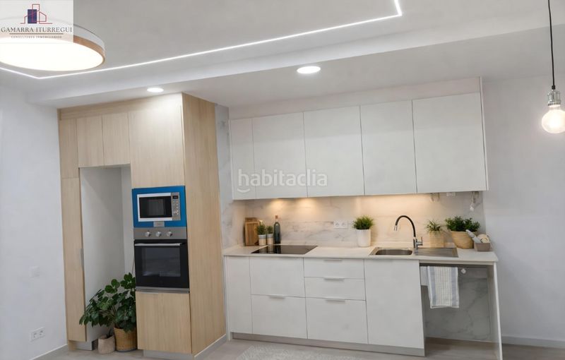 Foto e3356964-8efb-496d-8ac4-a1a619b86a39. Pis a Barrio del Centro Alicante