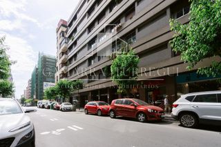 Appartamento in Sabino Arana-Jesuitas. Gamarra iturregui consultores inmobiliarios vende amplia viviend