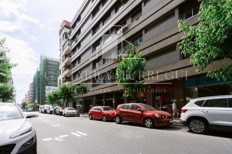 Foto bbc0589f-e78d-4d5f-aae6-dc00a801e4e9. Pis amb calefacció aparcament a Sabino Arana-Jesuitas Bilbao