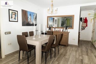 Etagenwohnung in Juan XXIII. Gamarra iturregui consultores inmobiliarios vende piso en calle