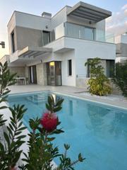 Xalet a Golf Bahía. Villa en venta en finestrat, 3 dormitorios.