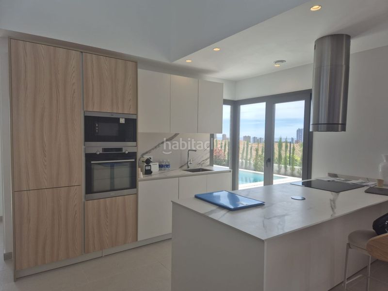 Foto dd46a104-7501-44ef-800f-e998ea003d30. Chalet con parcheggio in Golf Bahía Finestrat