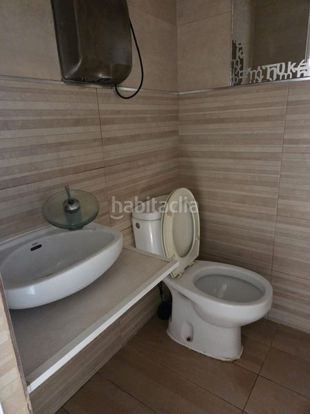 Foto b8ba9ab5-b3f8-4a1c-a7f7-6d2195375952. Traspàs local comercial a Campello Playa Campello (el)