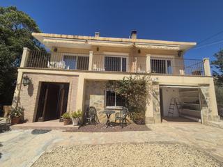 Xalet a Pueblo Español-Coveta Fumá. Chalet en venta en urbanizaciones  coveta fuma, 2 dormitorios.