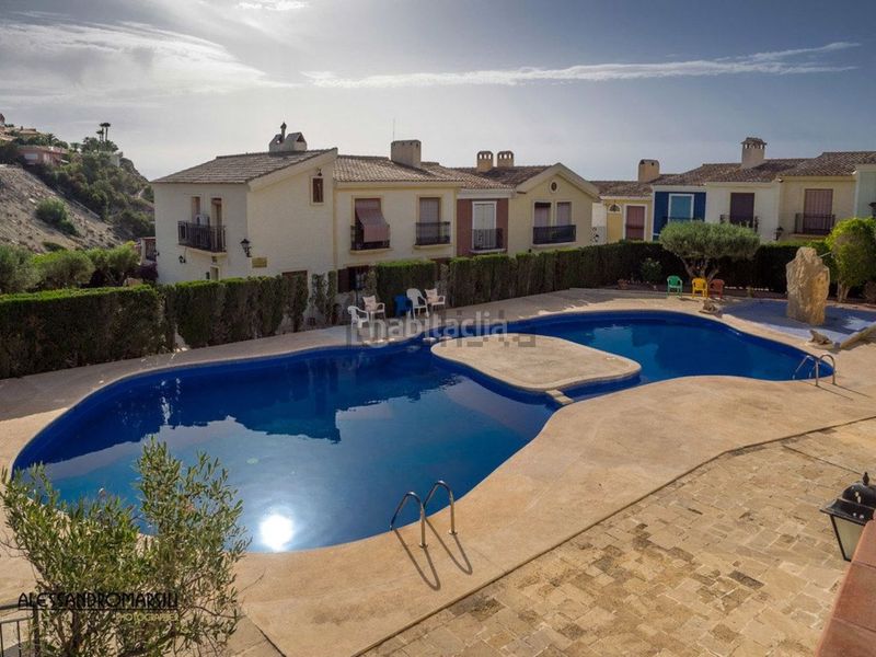 Foto 40171ae3-eea6-47d3-8867-51fdab365023. Casa adossada amb piscina a Pueblo Acantilado-Lanuza Campello (el)