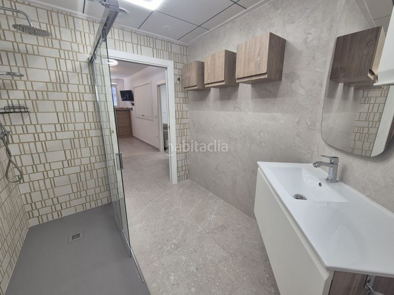 Foto de8092cd-36de-40bd-803d-f5b4c0a9a319. Local comercial a Playa Muchavista Campello (el)