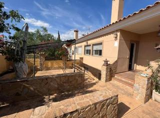 Casa a Busot. Casa en venta en busot, 4 dormitorios.