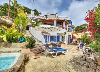 Chalet à Pueblo Español-Coveta Fumá. Villa en venta en urbanizaciones  coveta fuma, 9 dormitorios.