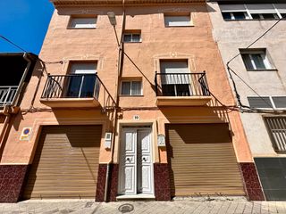 Casa adosada  Calle toledo. Casa adosada con 5 habitaciones con parking, calefaccin y aire