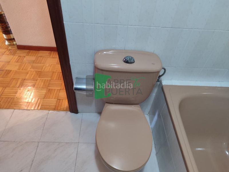 Foto 0adb9411-3968-46c2-8b99-a9c81615725f. Pis amb calefacció aparcament a Barrocanes Ourense