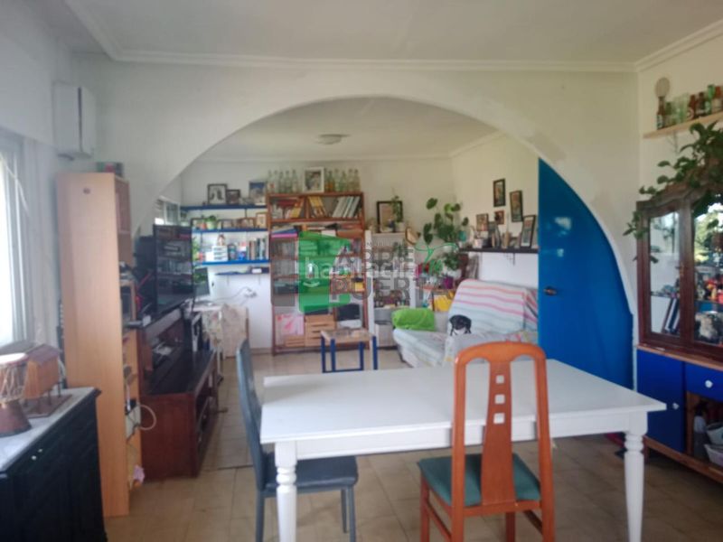 Foto 497f987a-f5db-413d-9c5e-67afabbd0c9e. Casa amb calefacció aparcament a Leiro