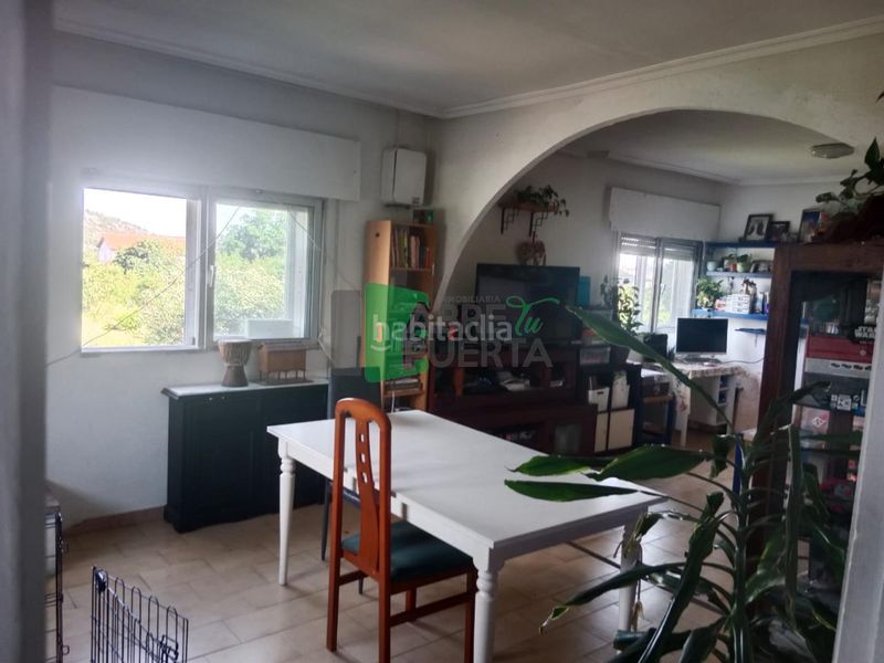 Foto 4a0b4890-6ec0-4e1a-b210-bb27ded04aa7. Casa amb calefacció aparcament a Leiro