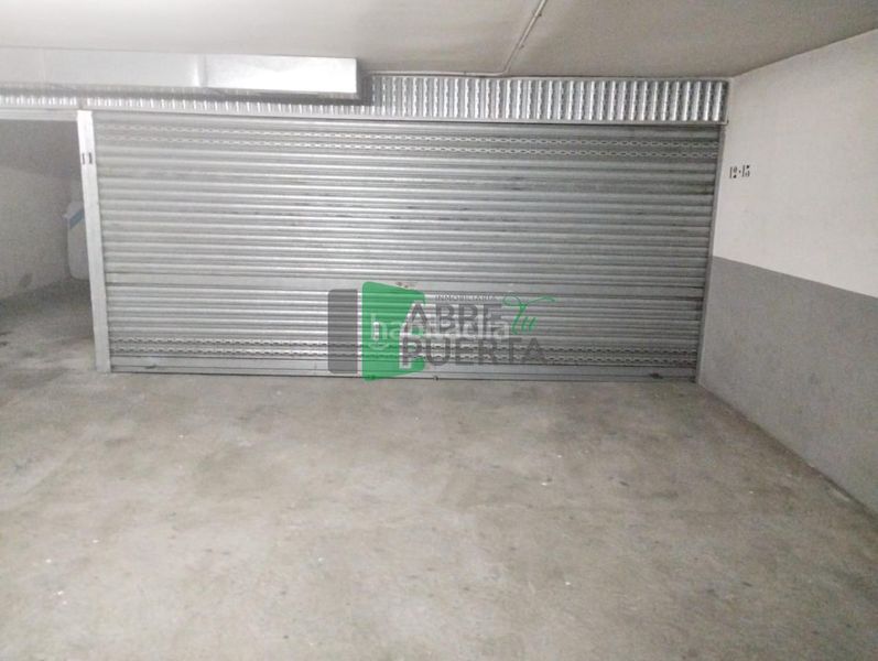 Foto 8c9a7fbe-302f-4a45-a51e-0d5a28c7b3fd. Aparcament cotxe a Couto Ourense