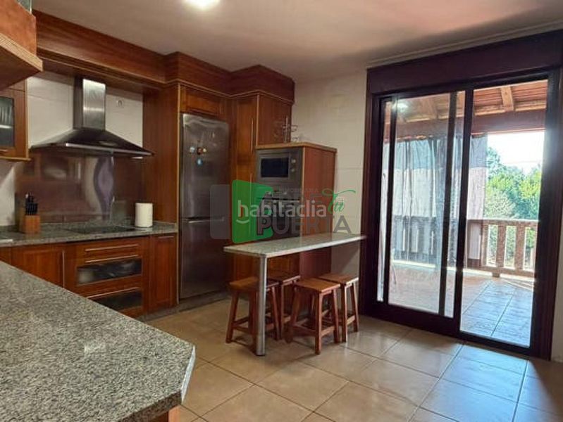 Foto a24c6a17-75a4-4382-9d2f-6fa29de27be9. Chalet en Amoeiro