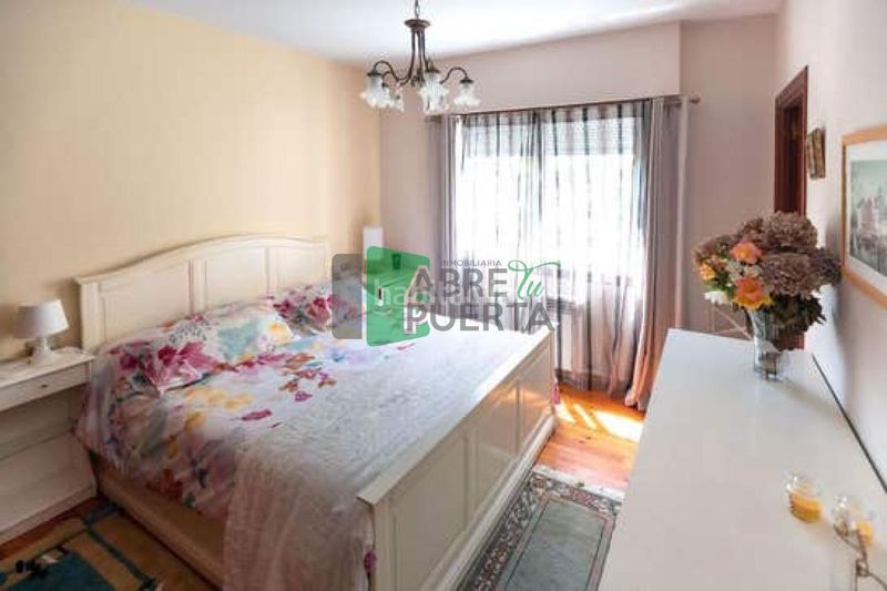 Foto d895e936-624e-4752-b7d8-2c0143556575. Casa amb calefacció a Ribadavia