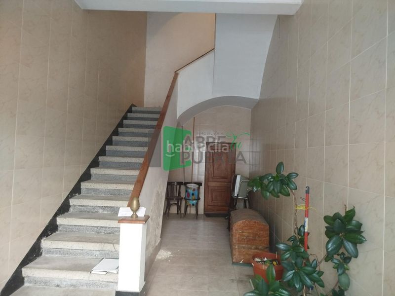 Foto f031bf9c-e61d-421e-9206-c2d6125ebac4. Edificio in Ventiun Ourense