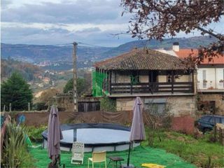 Casa adossada a Toén