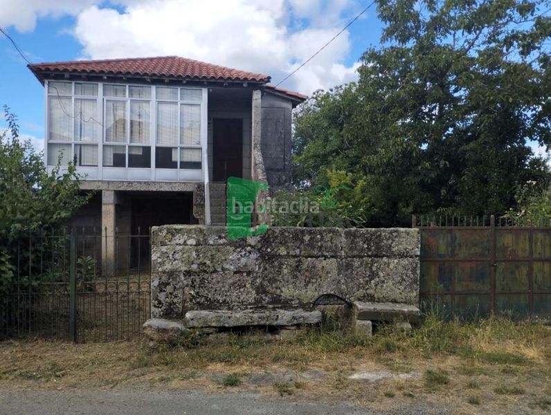 Foto 140af16b-ba4e-4f62-ac16-e481ab98c10f. Casa amb aparcament a Amoeiro