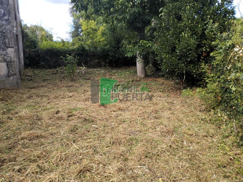 Foto ba1a4673-bd69-4bf5-a0d9-4c01ce78d89d. Casa amb aparcament a Amoeiro