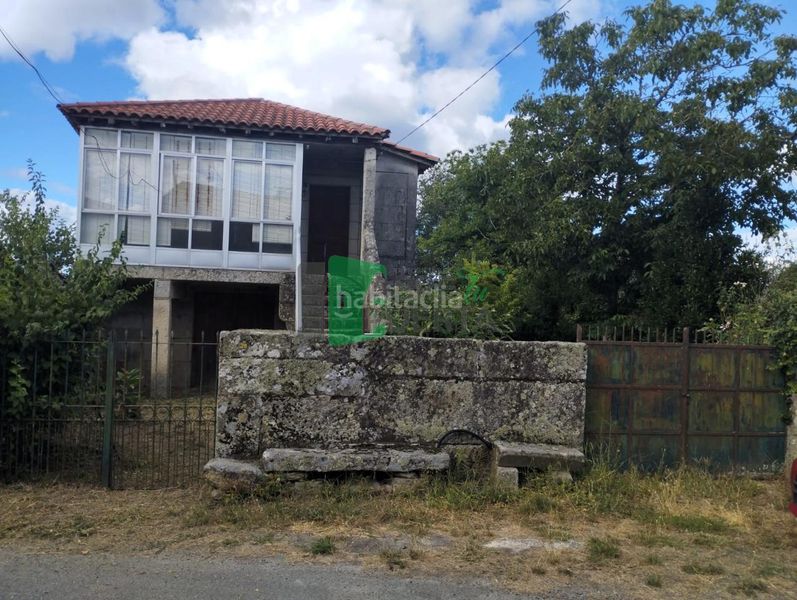 Foto d4e4f689-ae84-45be-98f3-45ad728ea0c7. Casa amb aparcament a Amoeiro