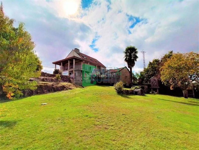 Foto 02671fe9-f7bc-4eb6-9941-8476422fc41e. Chalet en Amoeiro