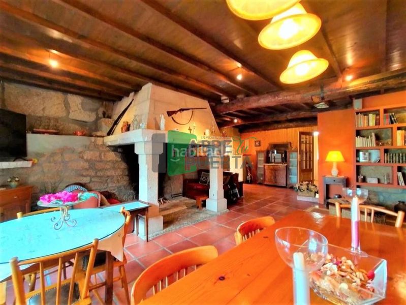 Foto 0898214d-c05f-40ae-b232-f224044b5dc2. Chalet en Amoeiro