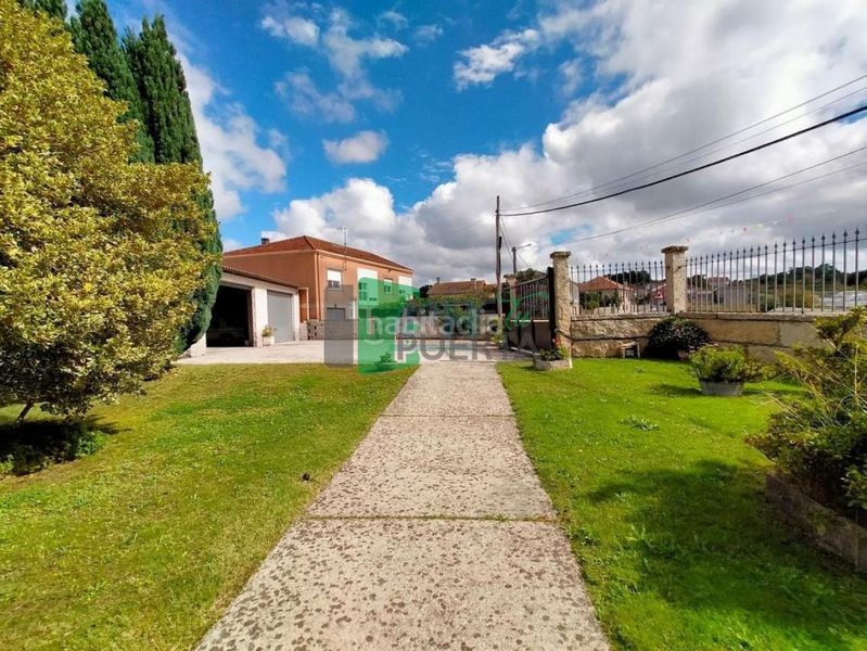 Foto 8832ba62-41a1-4715-a583-bd5c11882cba. Chalet en Amoeiro