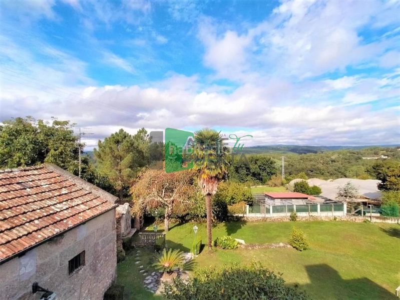 Foto f3637872-cfa8-4caf-86d5-ca97f90db178. Chalet en Amoeiro