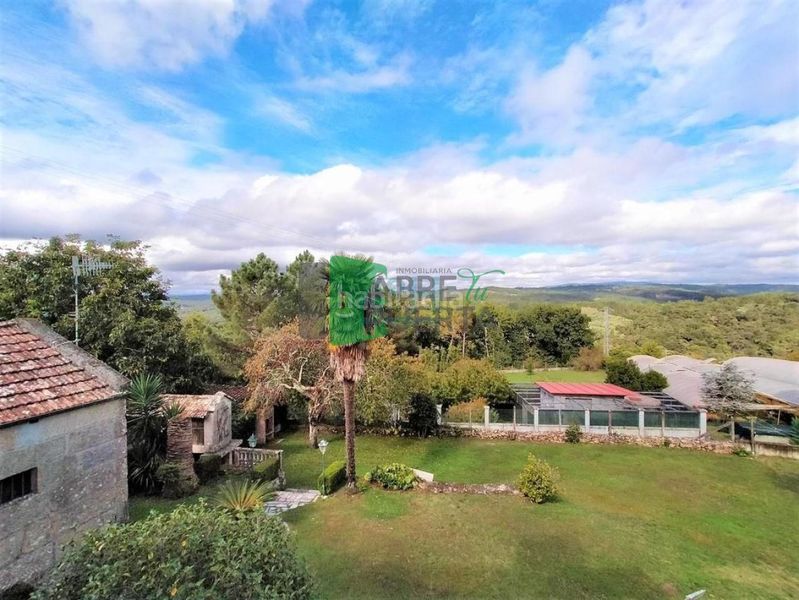 Foto fbbb1583-dd03-4af8-bde4-71a87149446e. Chalet en Amoeiro
