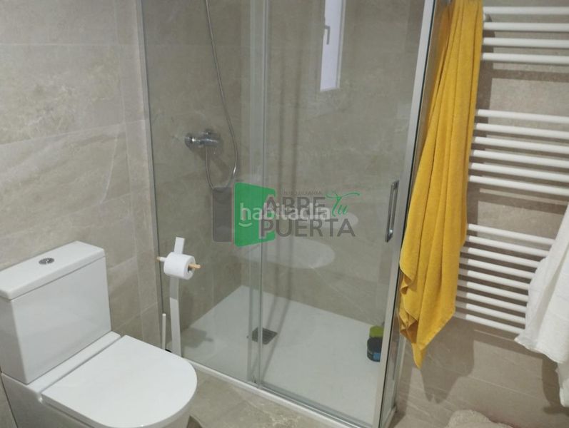 Foto 156943b6-612c-490f-af92-8af83d2187c6. Rent flat with heating parking in Centro Ourense
