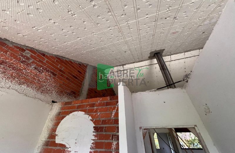 Foto 4f94555e-f036-42a8-8649-8e41c3ba921a. Casa adossada amb aparcament piscina a A Malata - Catabois - Ciudad Jardín Ferrol