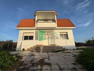 Chalet in Castrelo de Miño