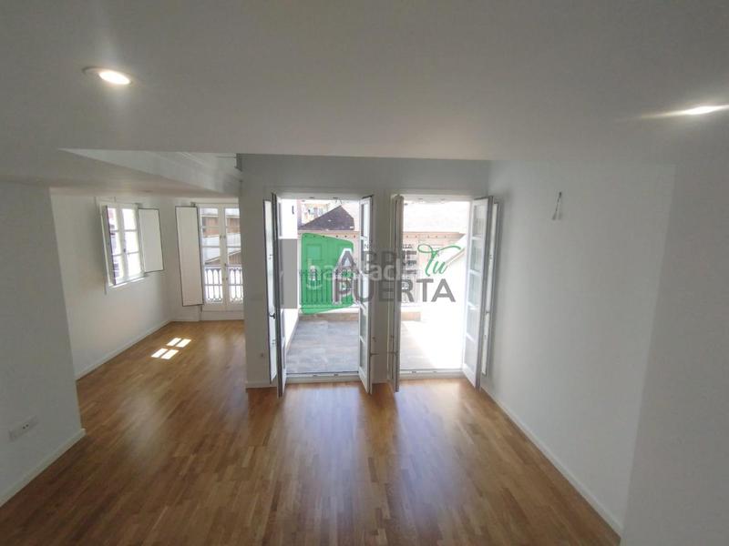 Foto ce49c3d2-711f-4f0c-9c29-1ece7e5f85b4. Location duplex avec chauffage dans Casco Viejo Ourense