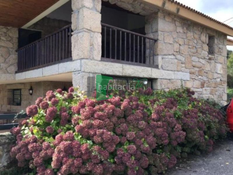 Foto ef519682-469e-4354-8a3a-7b542fbce1db. Casa en Coles