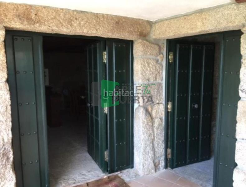 Foto 0455672a-929c-45c0-bd28-c5d8a13611be. Casa amb calefacció aparcament a Coles