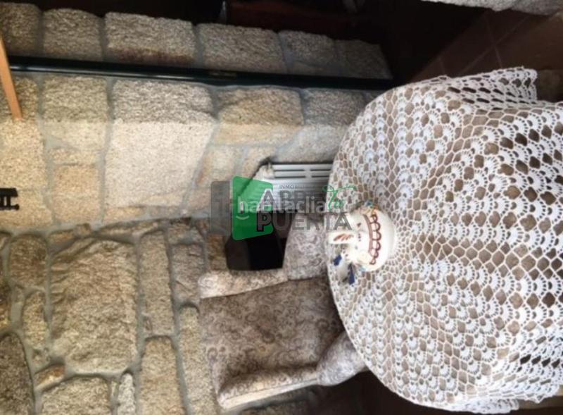 Foto e69d2b9d-2164-42df-a6ad-1b77a332e95a. Haus mit heizung parking in Coles