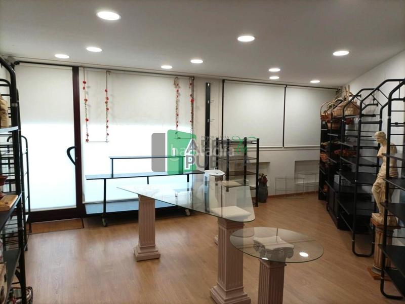 Foto c43f0063-480a-4a55-8df9-003558848c7a. Locale commerciale in Casco Viejo Ourense
