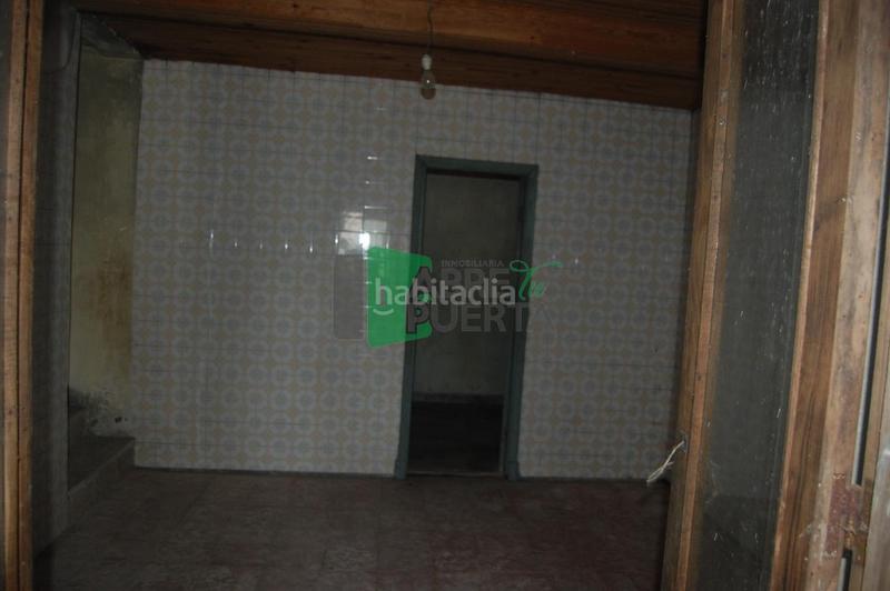 Foto a4cdb5e6-b0fa-4227-91d2-b1da9dc2ecce. Haus mit heizung in Amoeiro