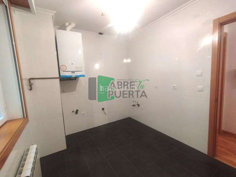 Foto c9f41fc5-e272-4b25-88b1-8e842b01aba5. Flat with heating in Casco Viejo Ourense