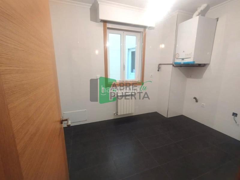 Foto ccac393e-52a4-4192-bc49-6f35ce4953c3. Flat with heating in Casco Viejo Ourense