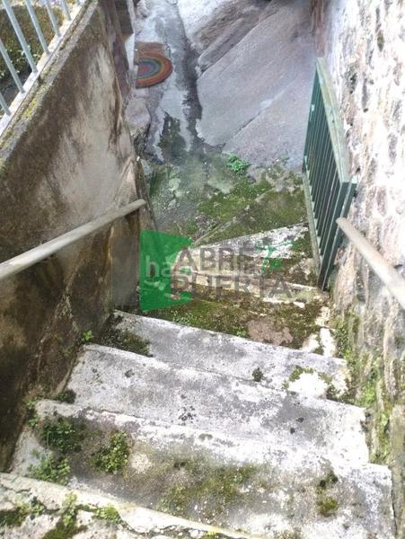 Foto dad16cf4-dfff-4f3a-83be-eefaea24d749. Casa en As Lagoas Ourense