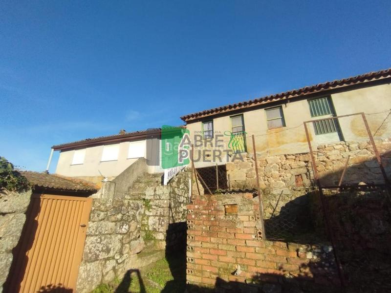 Foto d23fcc29-7eec-4dab-81f4-b668fce3d30b. House in As Lagoas Ourense