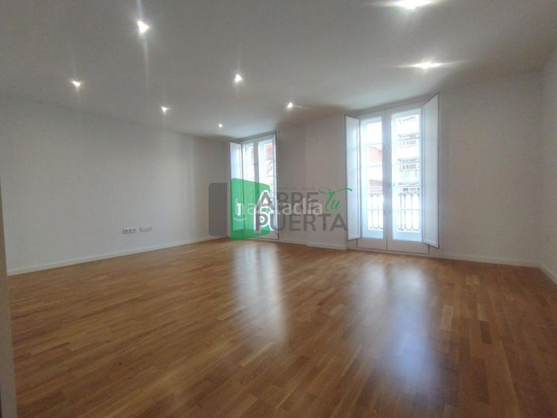 Foto 036ea8cc-a31d-46e5-8f27-20a371e9d1d2. Piso en Centro Ourense