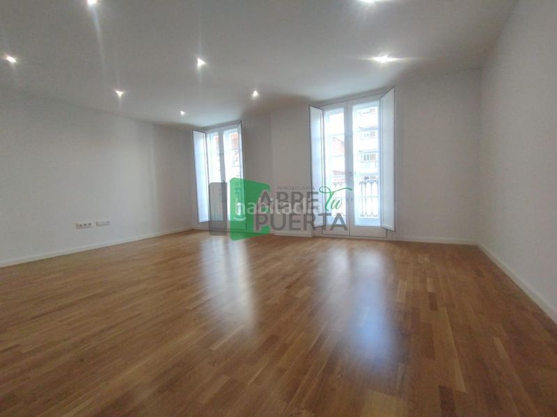 Foto baa7522e-edb3-43e6-ab7f-91540053e8c3. Piso en Centro Ourense