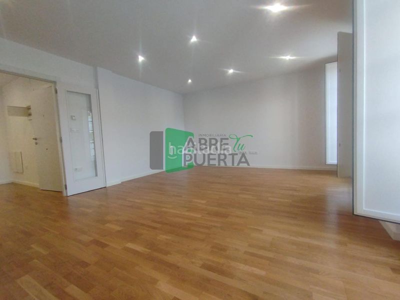 Foto ec6c59bf-32cd-4775-ad6c-f4e55a9ce52c. Piso en Centro Ourense